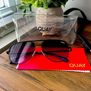 QAUY all black small aviators